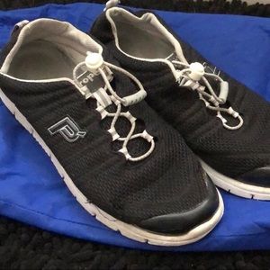 Propet travel walkers, 9